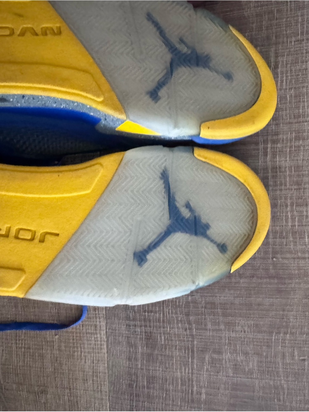 men’s Air Jordan 5 Yellow and Blue Jumpman Sneakers sz 12